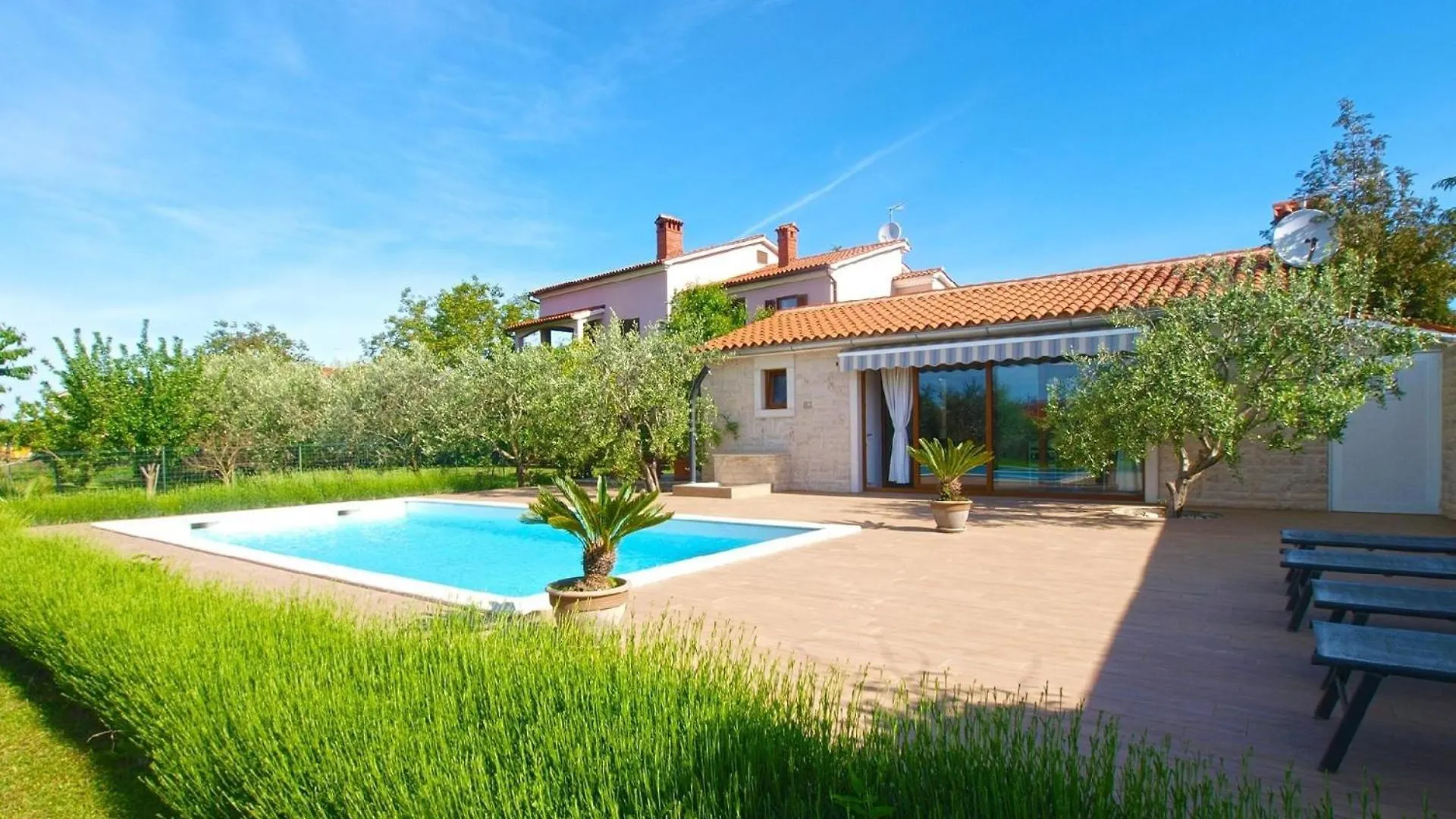 Ferienhaus Mit Privatpool Fuer 8 Personen Ca 120 Qm In Valbandon, Istrien Istrische Riviera Kroatië